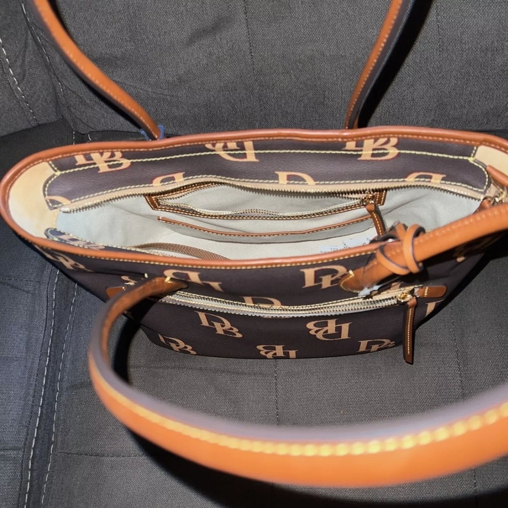 Dooney & Bourke NEW - Picture 2 of 4